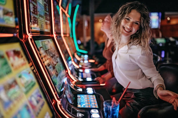 Free-spin bonus phase showing cascading multipliers and expanded wild symbols